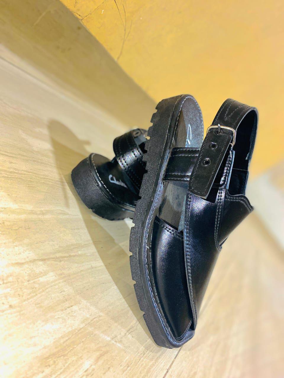 Men's Black Synthetic Leather Pishawari Chappal