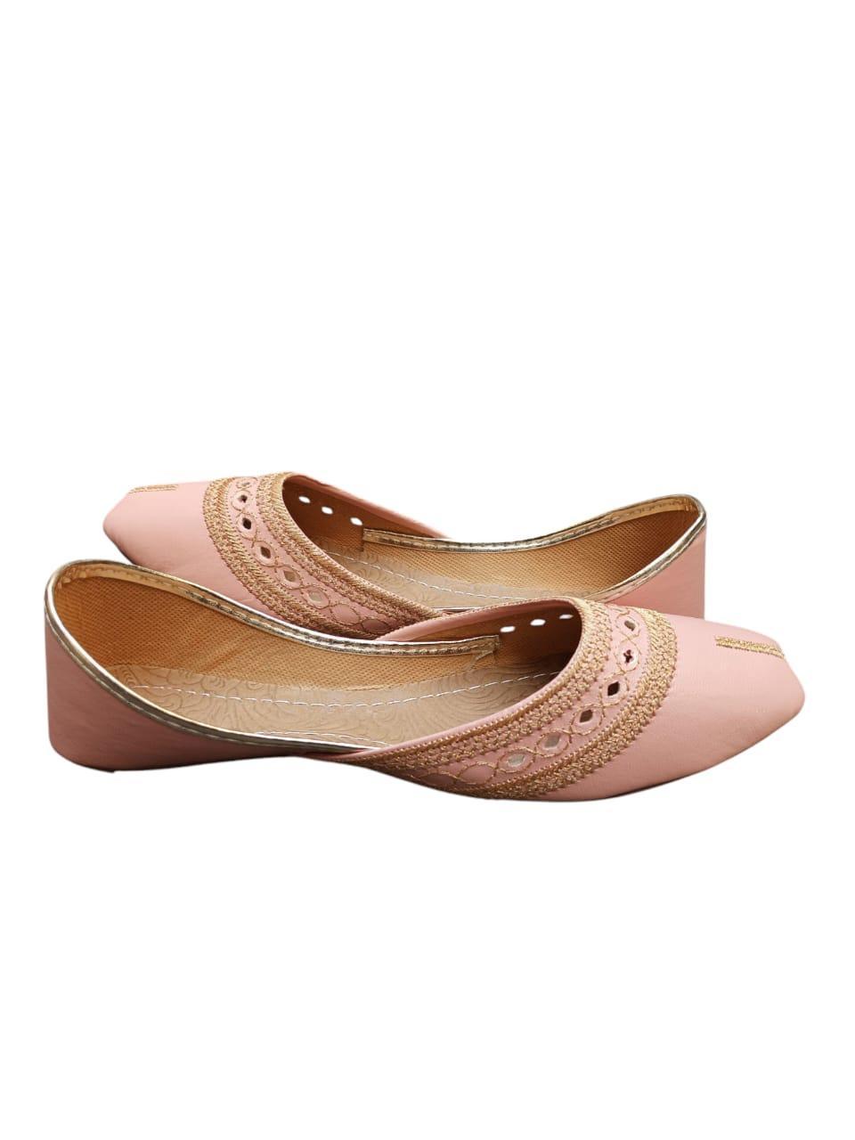 Stylish Women's Khussa With Thread Work